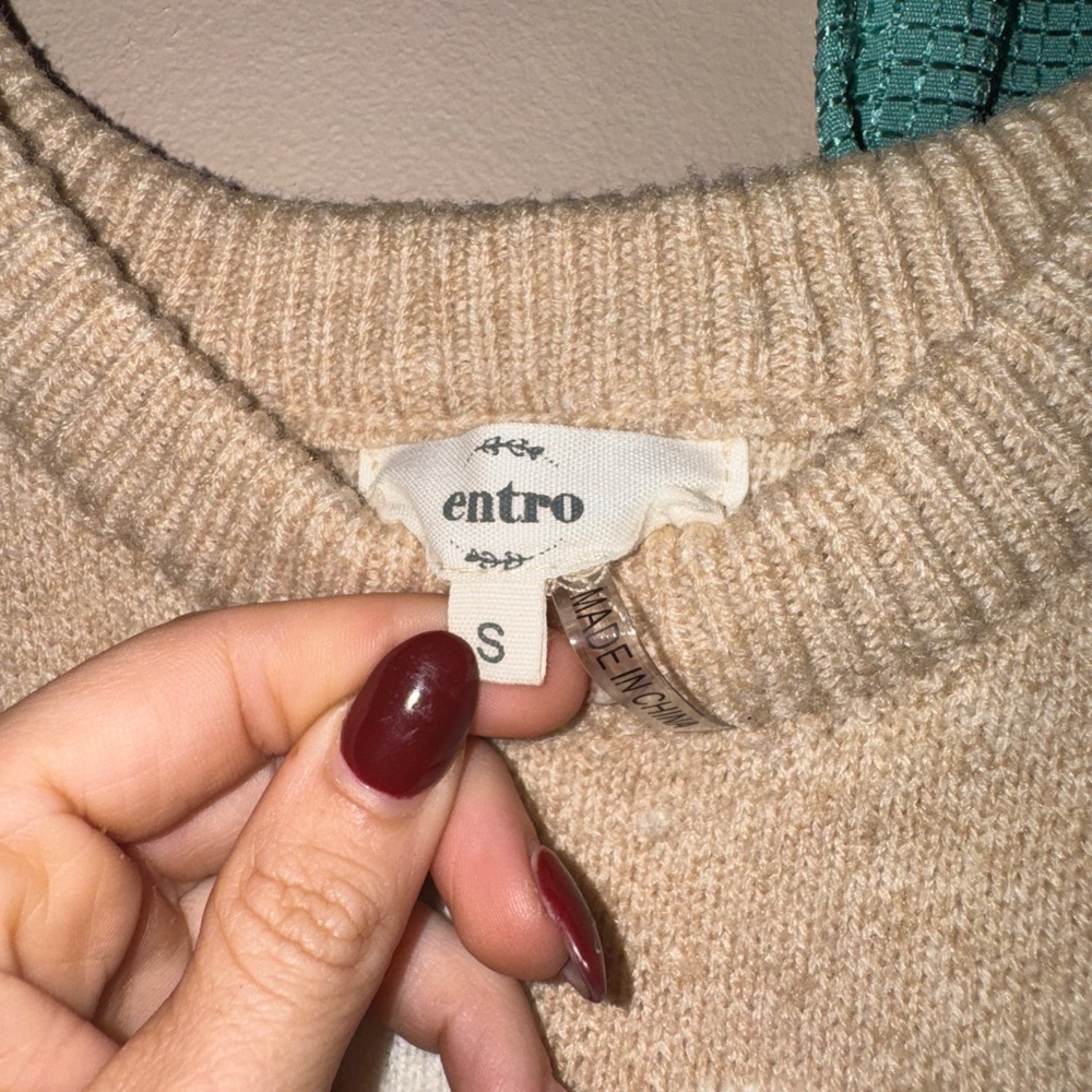 Entro Support Your Dreams oatmeal floral sweater. - Picture 3 of 5